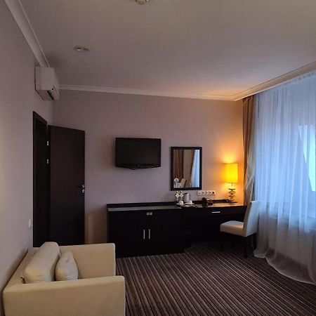 Optima Sumy Hotel Exterior foto