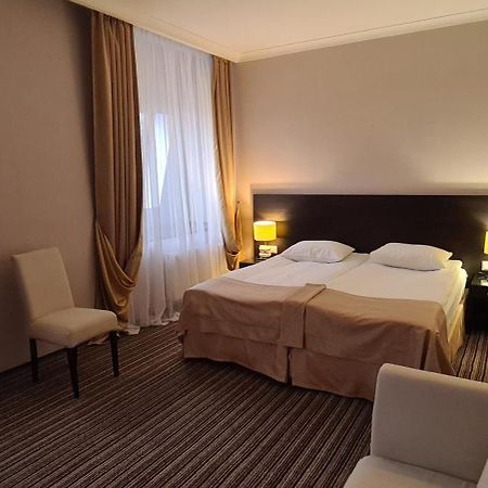 Optima Sumy Hotel Exterior foto