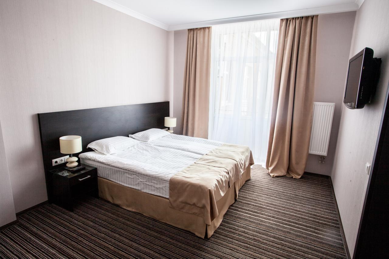 Optima Sumy Hotel Exterior foto