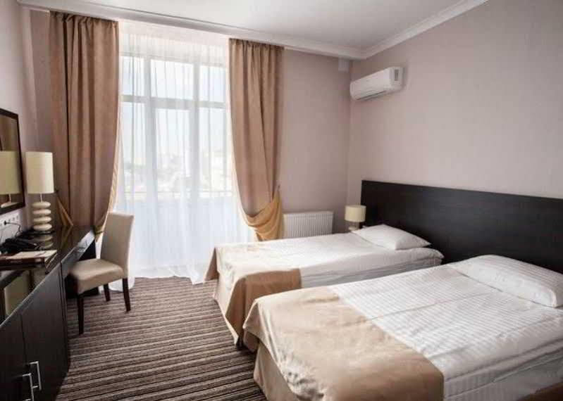 Optima Sumy Hotel Exterior foto